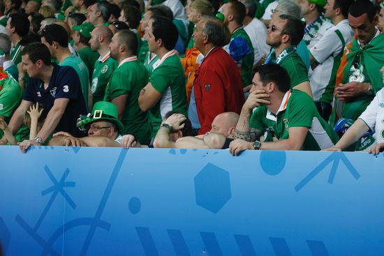 欧洲杯爱尔兰球迷感动全场