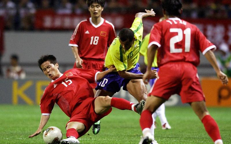 2002中国vs巴西入场的相关图片