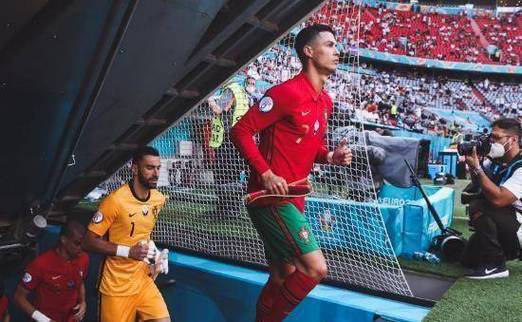 中国vs葡萄牙的c罗比赛的相关图片