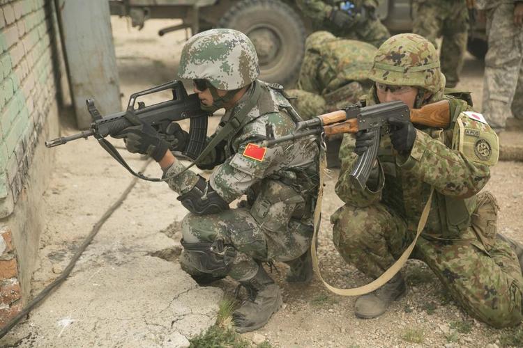 中国军事vs日本自卫队演习的相关图片