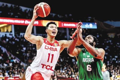 中国男篮vs日尼利亚的相关图片