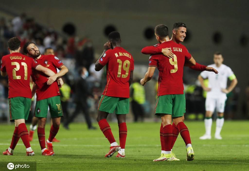欧洲杯预选赛葡萄牙和希腊的相关图片